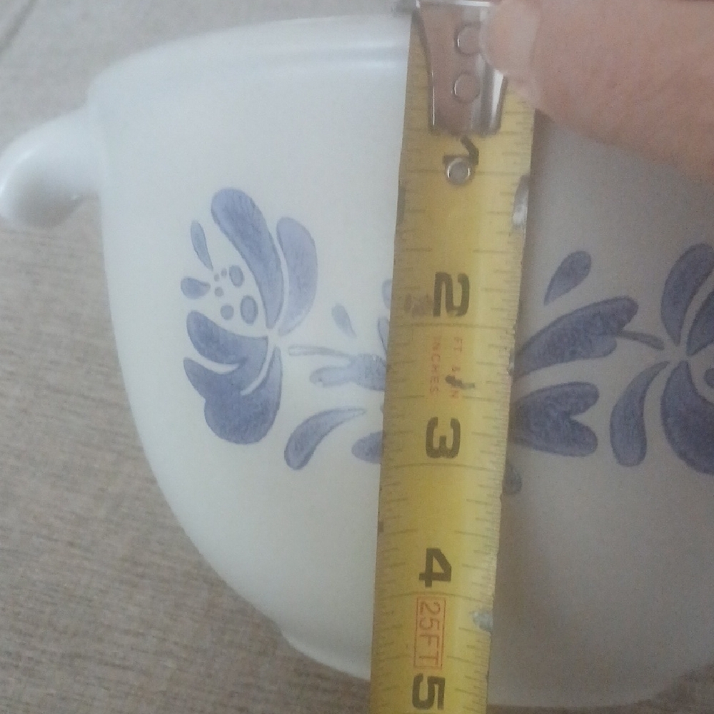 Pfaltzgraff Yorktowne Farmhouse Mixing Bowl with Blue Floral Design - Picture 7 of 7